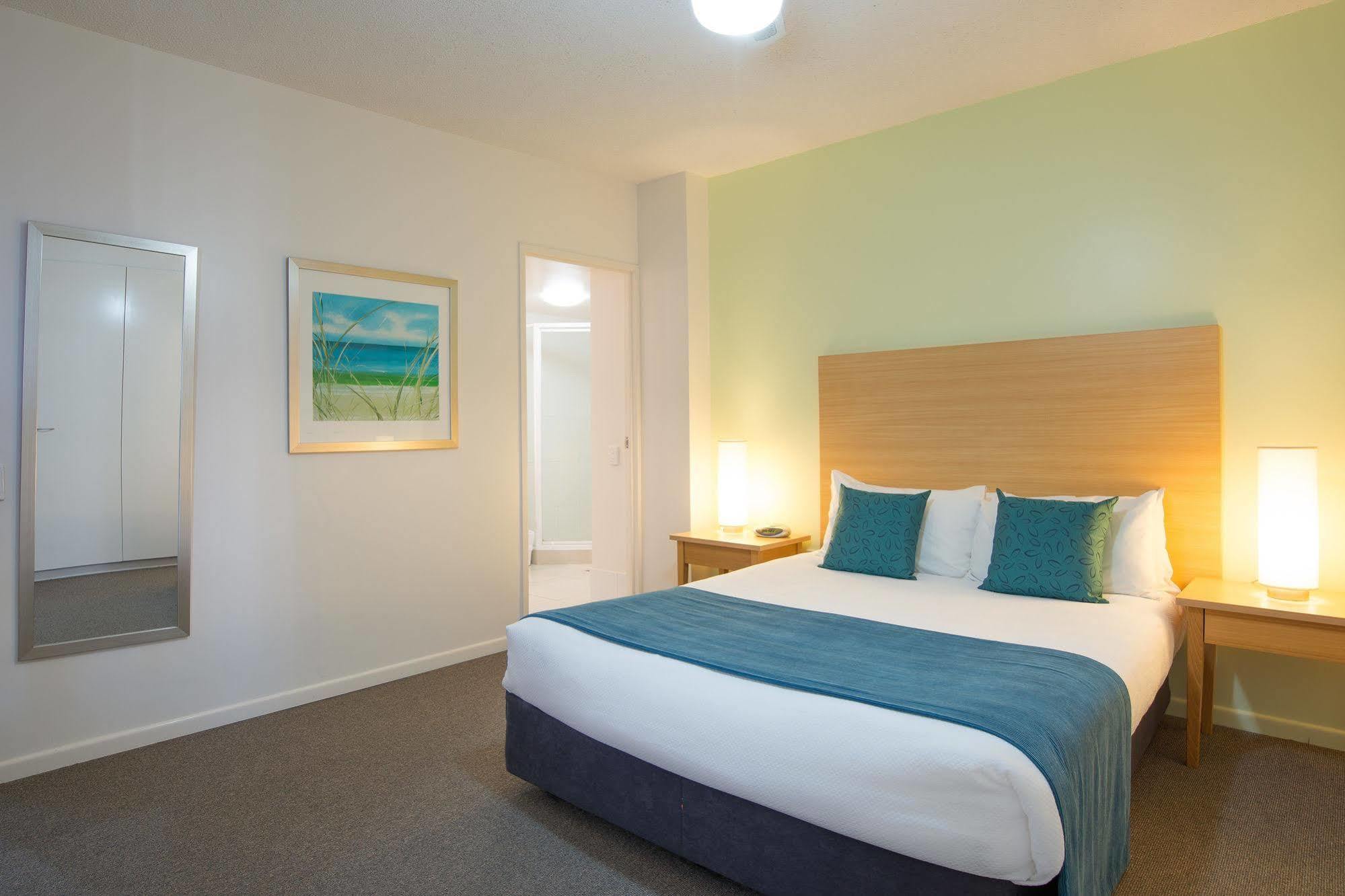 Sandy Point Beach Resort ゴールドコースト エクステリア 写真